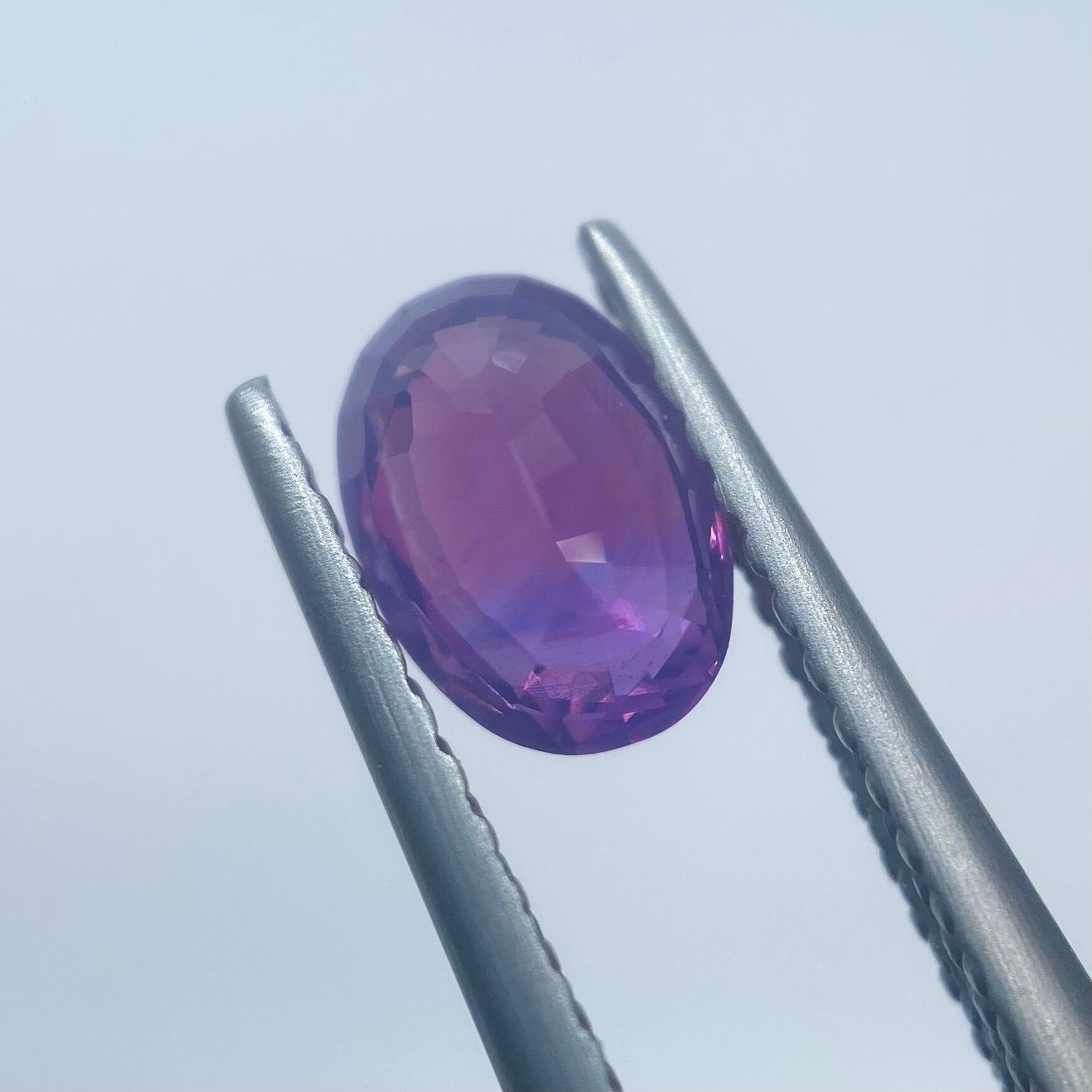 妖艶カラーのサファイア