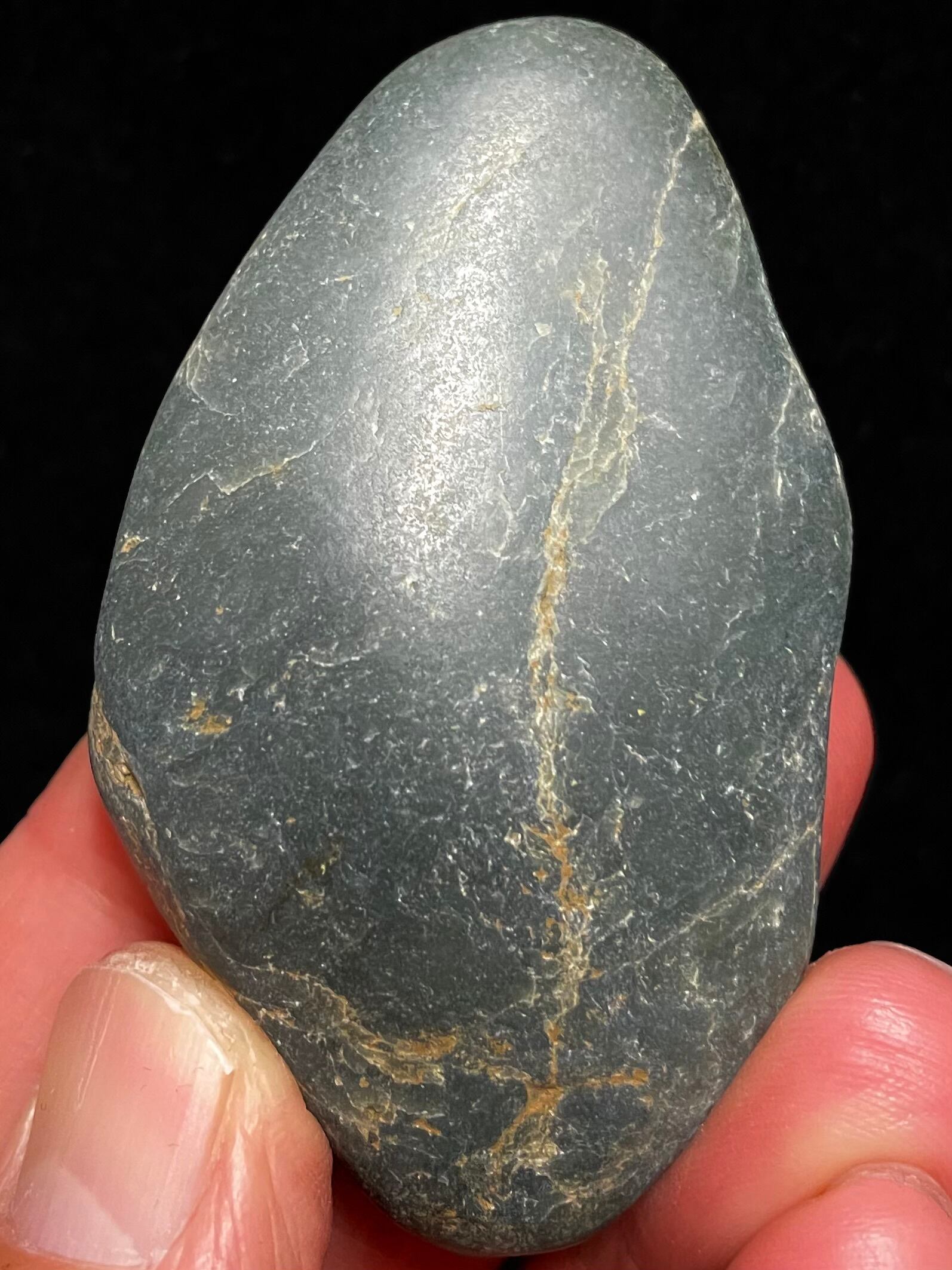 6) 日本人の「心」に寄り添う御守り!成熟した心魂「糸魚川ネフライト」軟玉・中型