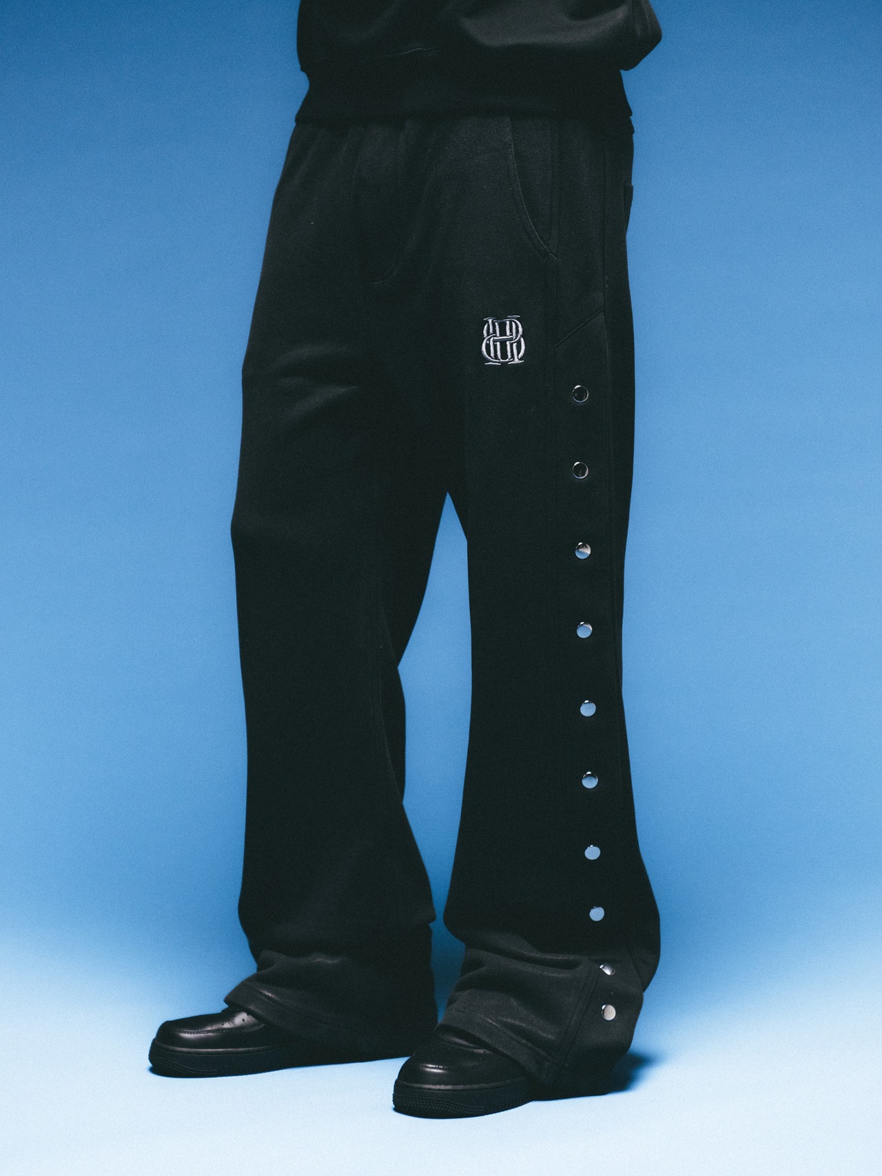 BREATH / BH coating side snap pants