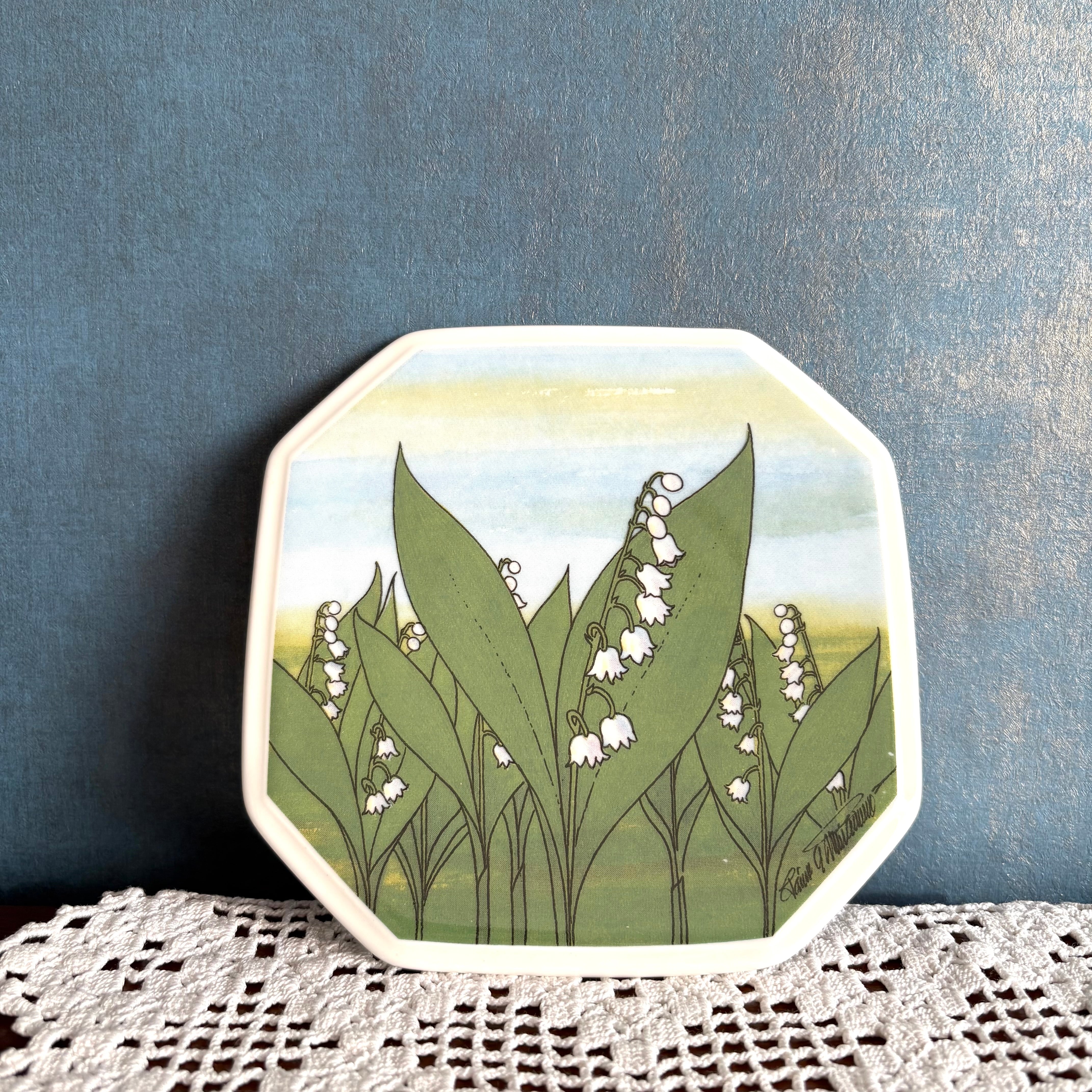 ARABIA vintage kielo plate ୨୧⁎༶アラビア スズランのウォール