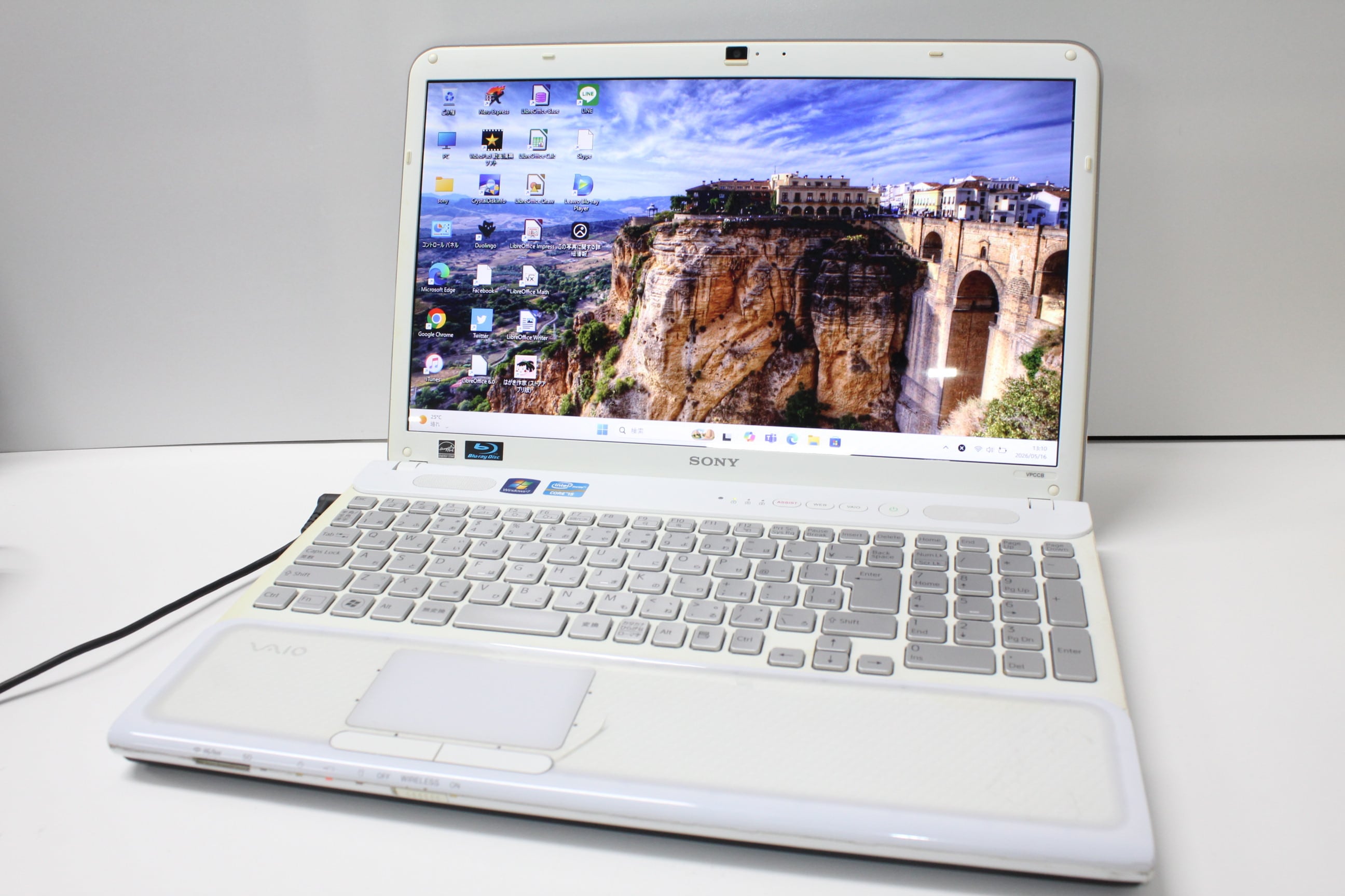 現状品/中古ノートPC】SONY〈VAIO Eシリーズ VPCEH18FJ〉Intel Core i3