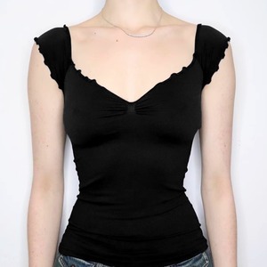 レディース トップス プルオーバー キャミソール インナー タンクトップ Vネック スリム 細身 スマート 薄手 かわいい 大人可愛い きれいめ シンプル カジュアル 上品 おしゃれ かっこいい レトロ こなれ感 ラフ ガーリー ルーズ 個性的 クール モード系 エレガント モダン 主役級 存在感 とろみ感 抜け感 ラブリー キュート ベーシック ロマンティック ナチュラル 無地 夏 デート お出かけ リゾート 休日 バカンス カフェ コーデ 普段使い モテ トレンド インスタ映え S M L ブラック