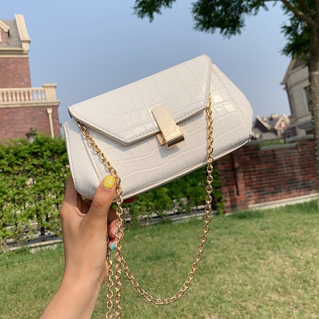 レトロスモールバッグ2020新しい流行のファッションレディースバッグワイルドインチェーンメッセンジャーバッグネットレッドエインエアスモールスクエアバッグ 手作りハンドバック16847583972