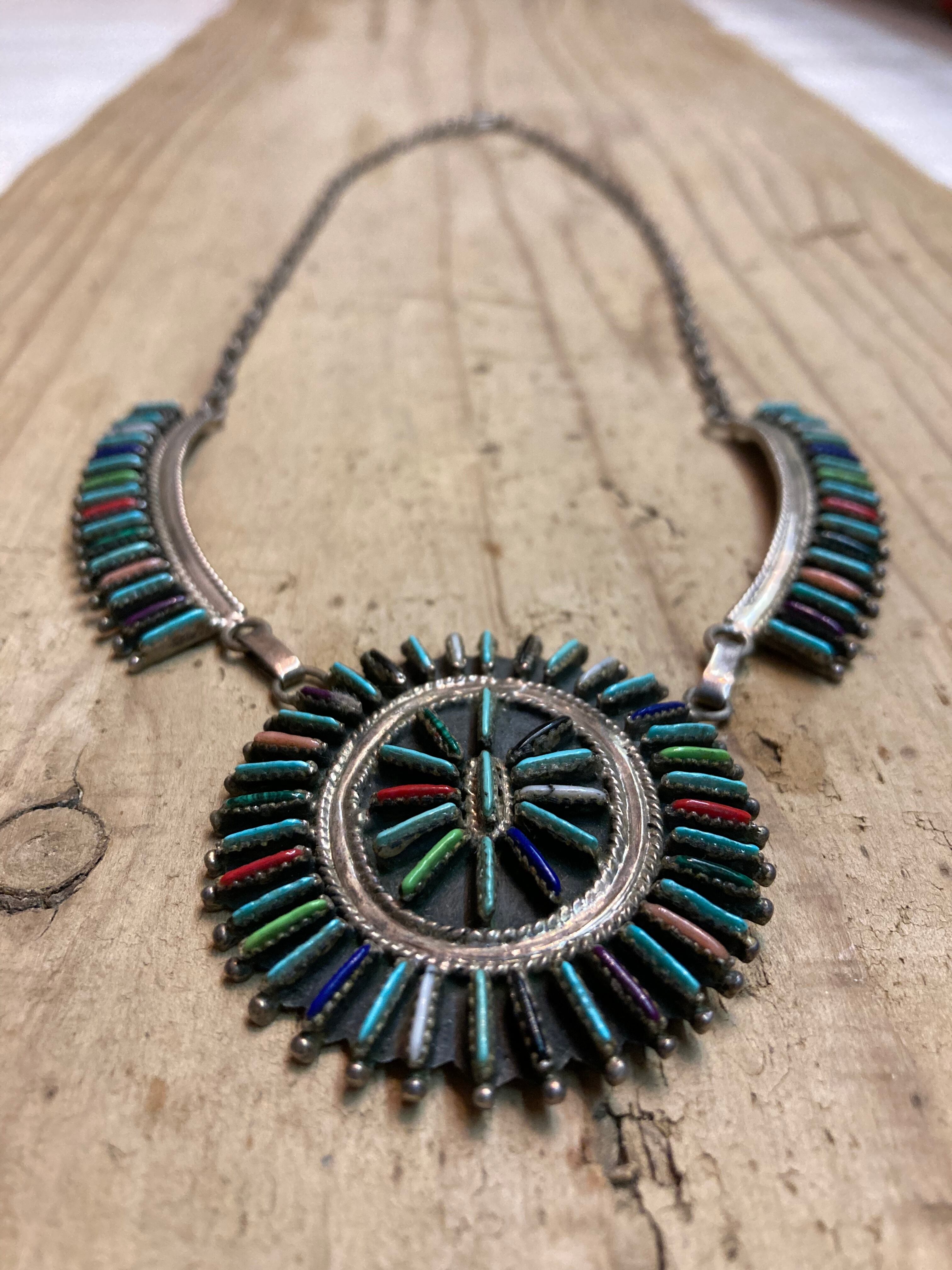VINTAGE ZUNI MULTICOLOR NECKLACE  (beady antiques)