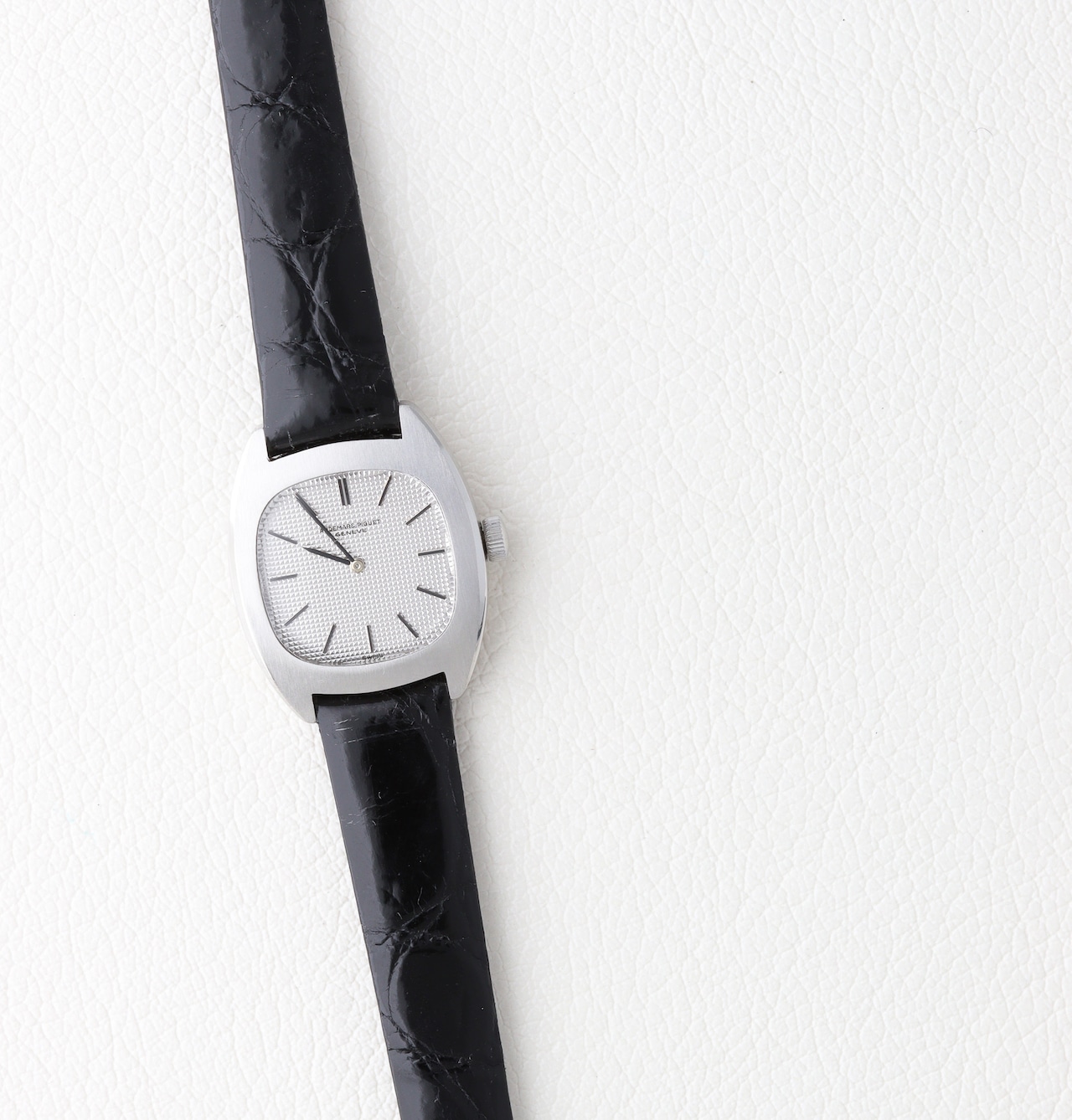 オーデマピゲ ミニ トノー タペスタリー文字盤