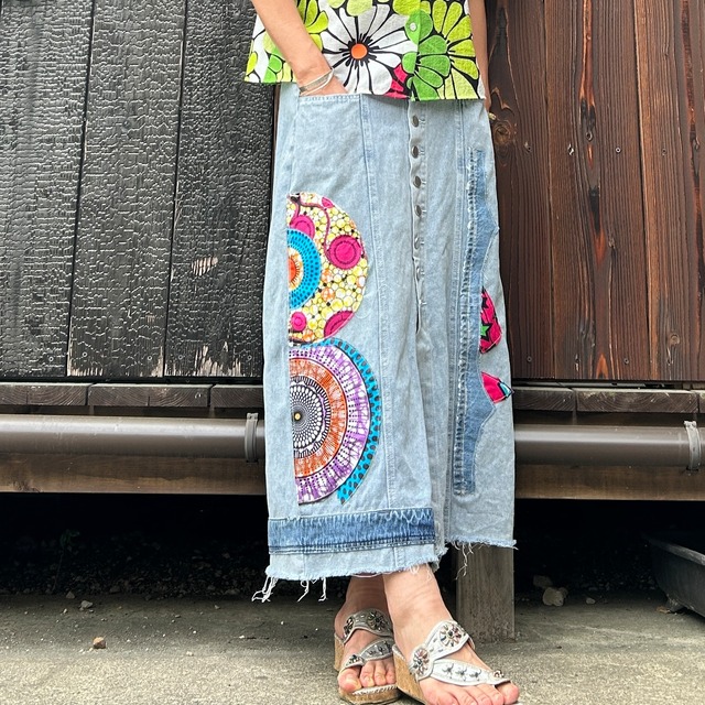 アフリカンボタンリメイクデニムスカート