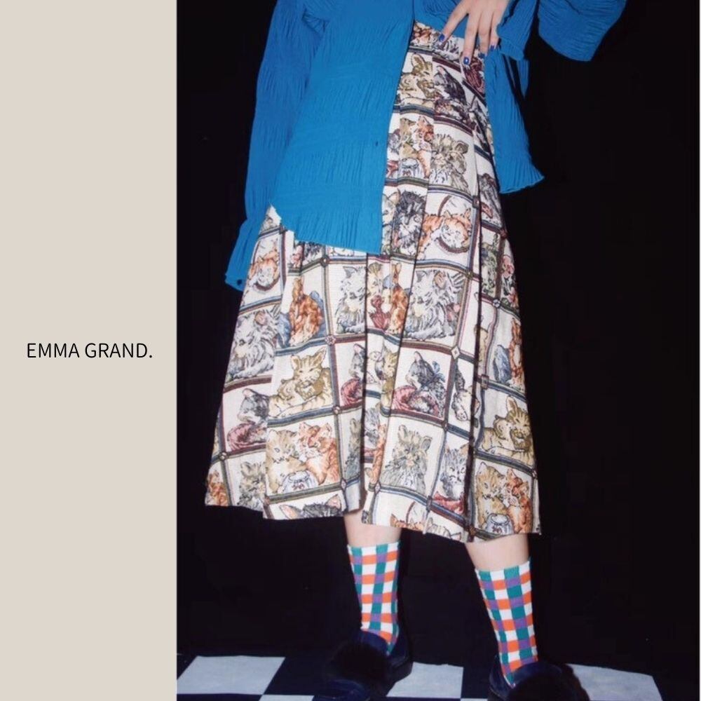 イタリア タペストリー ジャガード織り 額縁に並ぶ猫たちのタペストリージャガードスカート E00584