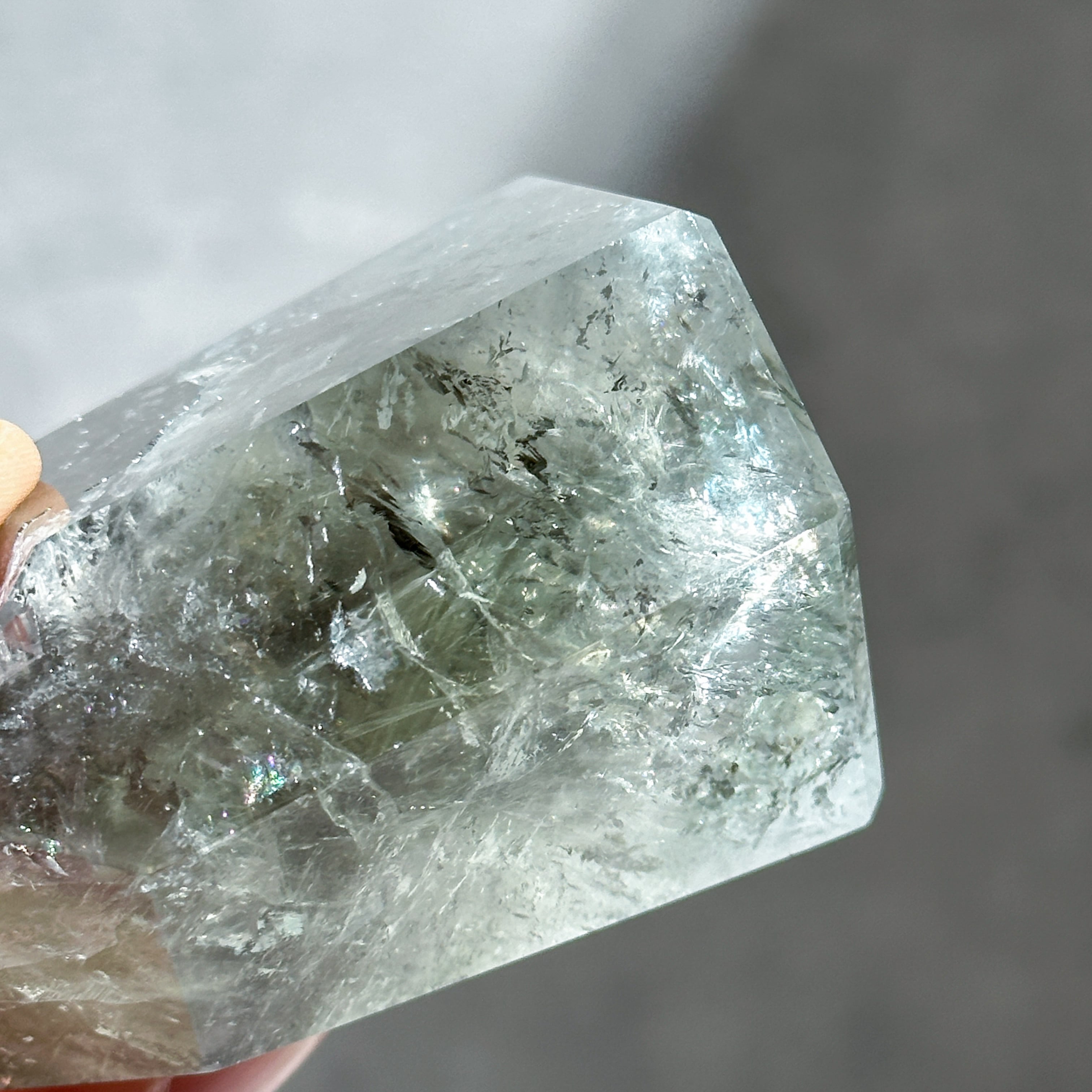 非加熱◎バイーア産グリーンアメジスト タワー15◇Green Amethyst