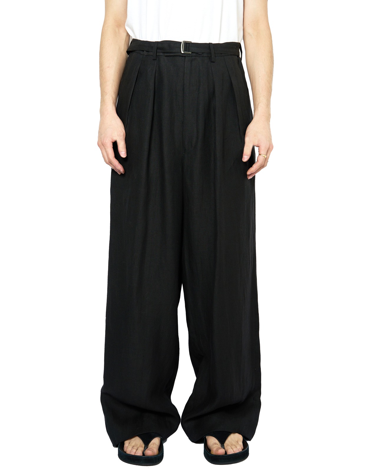 m's braque "BELTED TUCK BAGGY PANTS〔BLACK〕"