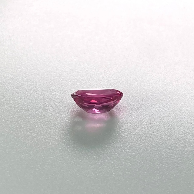 ⁂天然⁂　◇アヤナスピネル◇（蛍光）　0.92ct　タンザニア産