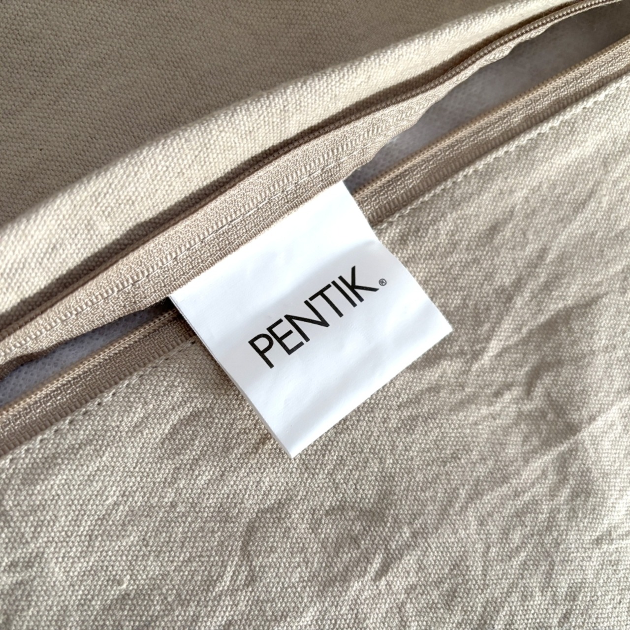 【PENTIK】 Vilja Tufted Cushion Cover（ヴィリヤ タフテッド クッション カバー） ライトブラウン 45×45cm