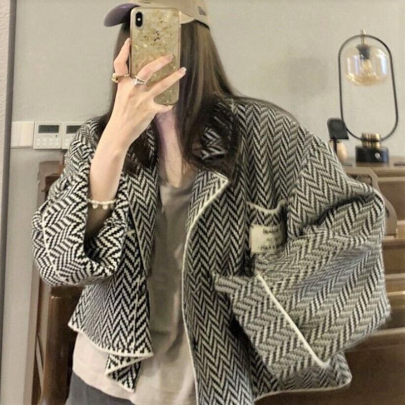 着映え 斜めストライプ ショートコート ジャケット オーバーサイズ ゆったり 開襟 ワイドスリーブ こなれ感 高見え 大人女子 きれいめ Lamitte Deco トレンド 韓国ファッション ショップ Base店