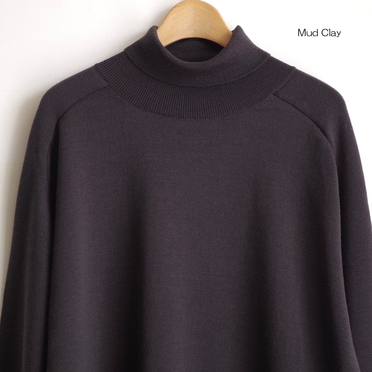 comm.arch. Worsted Merino High Neck P/O