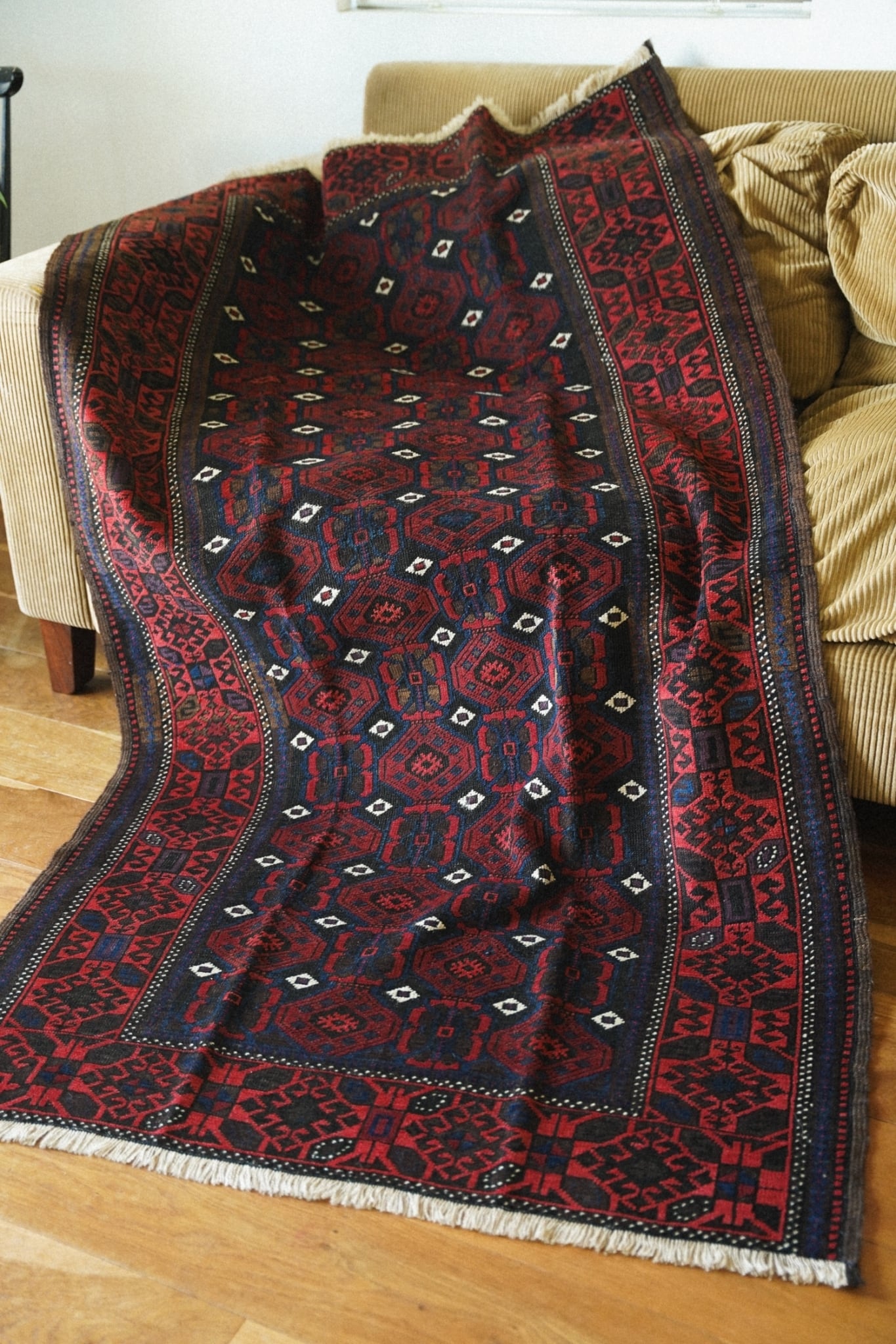 1137-Semi Antique Mina Khani Baluch rug | 手織りのヴィンテージラグ