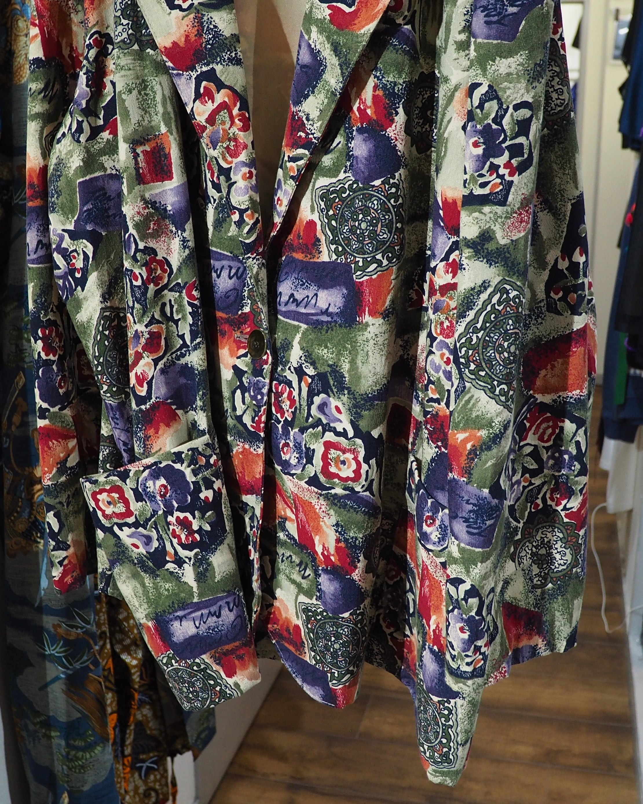 ” Made in USA ” Beautiful Botanical Flower painted vintage loose jacket
