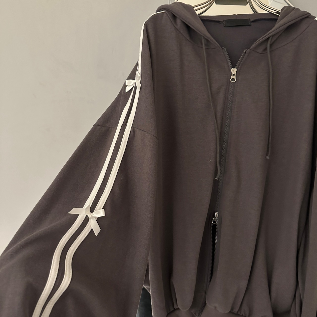 Side zip ribbon tape loose ZIP pk／チャコールグレー