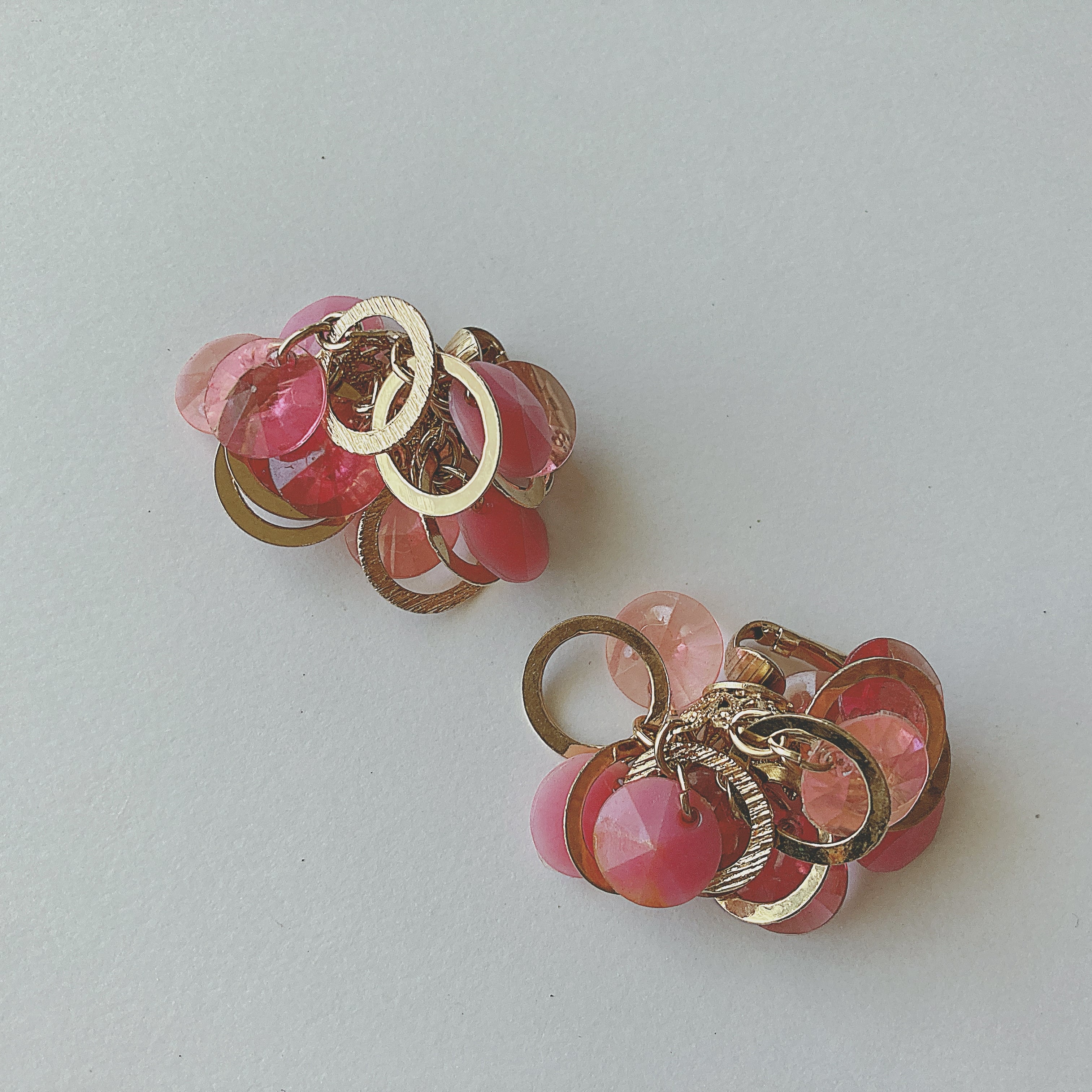 Vintage 60s - 70s gold tone pink plastic beads cha cha dangle ...