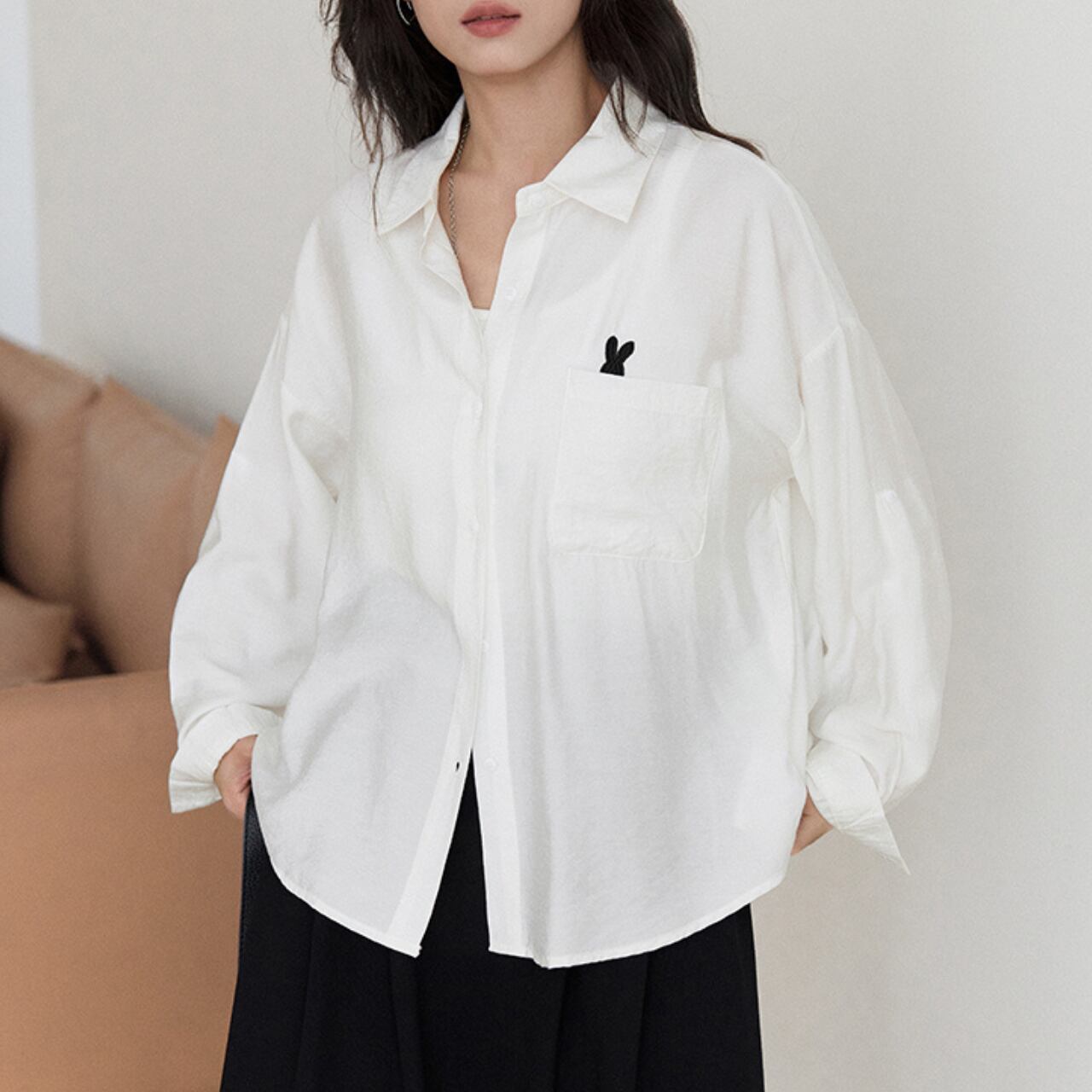 Embroidered white shirt S1565