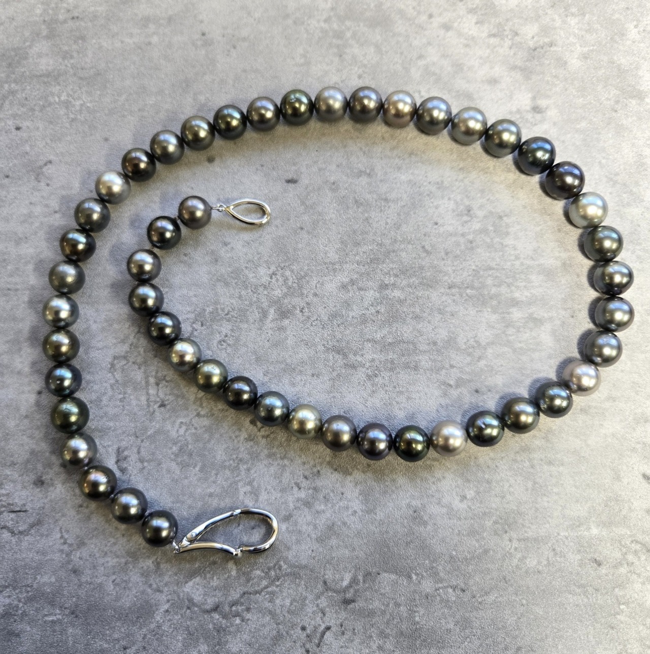 [BRISTOL]南洋黒蝶真珠ネックレス(マルチカラー）