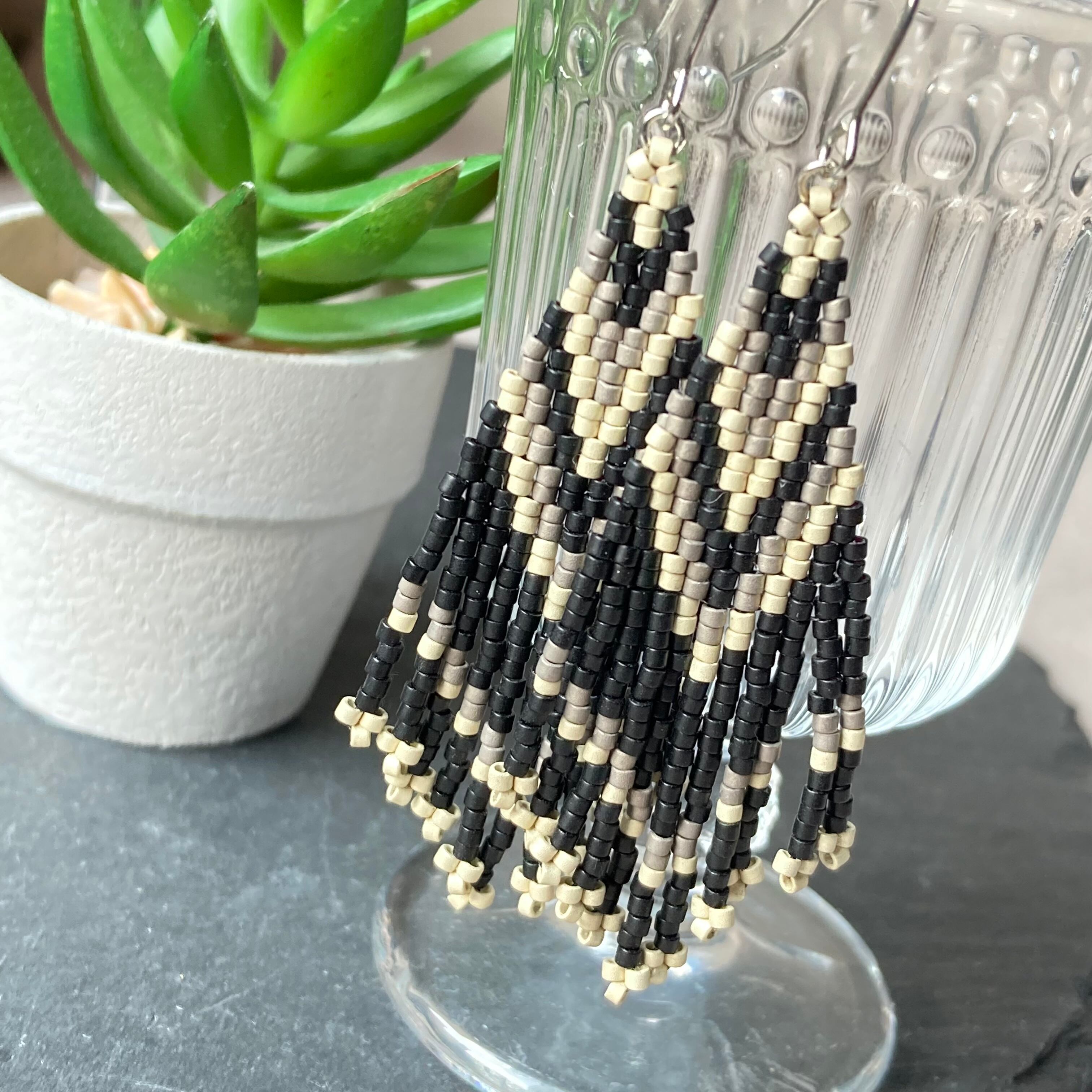 202】ビーズ織りのフリンジピアス | PAY ID