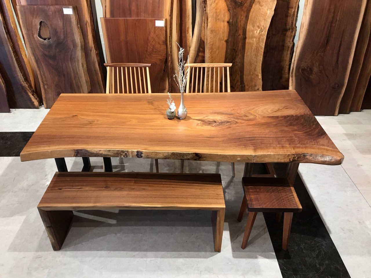 ウォールナット_2100×870-860-1000×55_横浜元町店_テーブル天板/一枚板