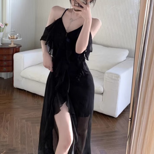 ストラップショルダーラッフルスリットワンピ ・10811