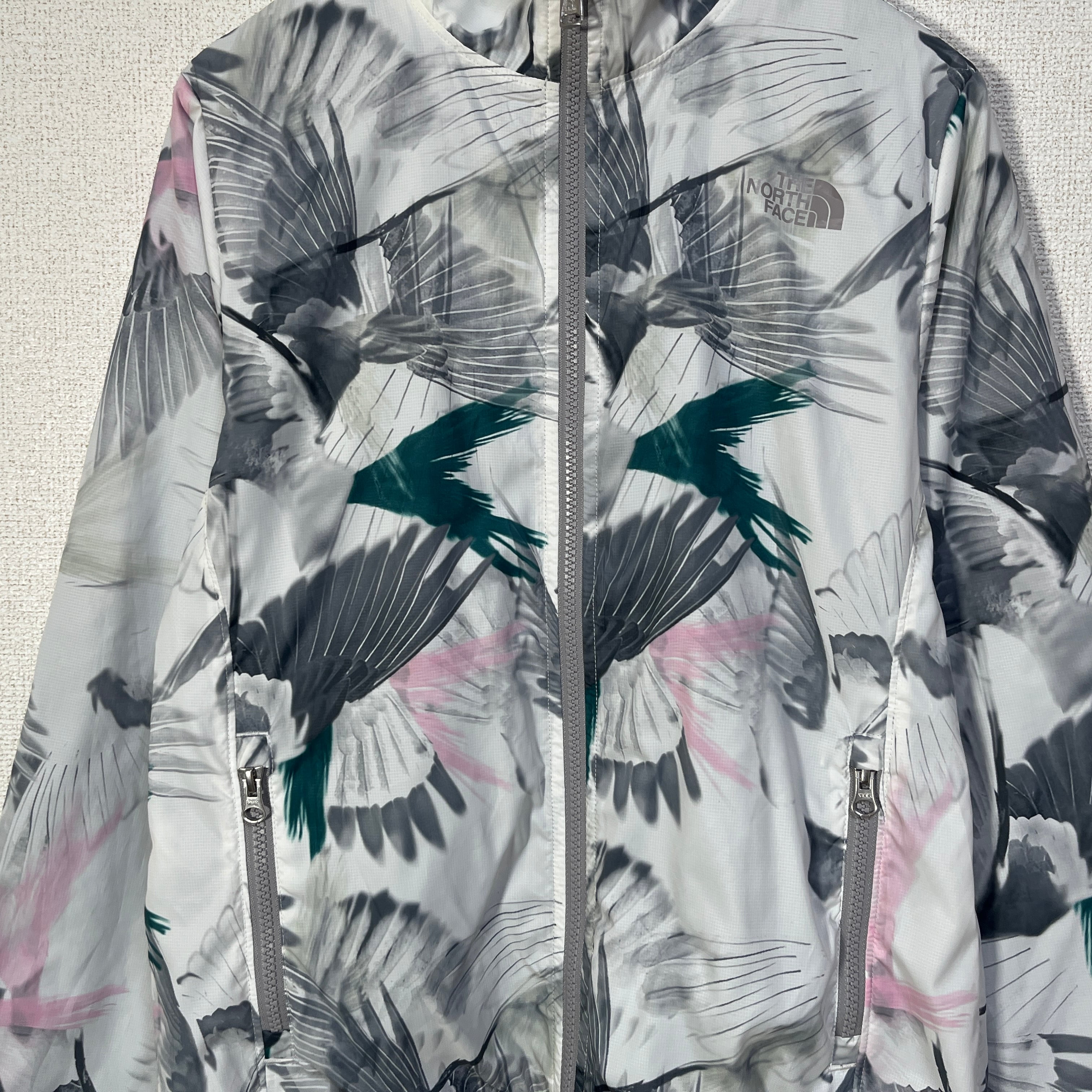 ノースフェイス ナイロンジャケット 総柄 花柄 白ボタニカル ノースフェイス ナイロンジャケット 総柄 花柄 白ボタニカル