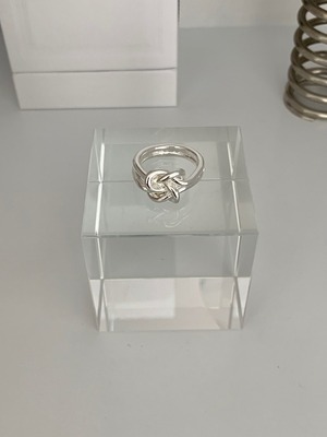 Bold Knot Twist Ring