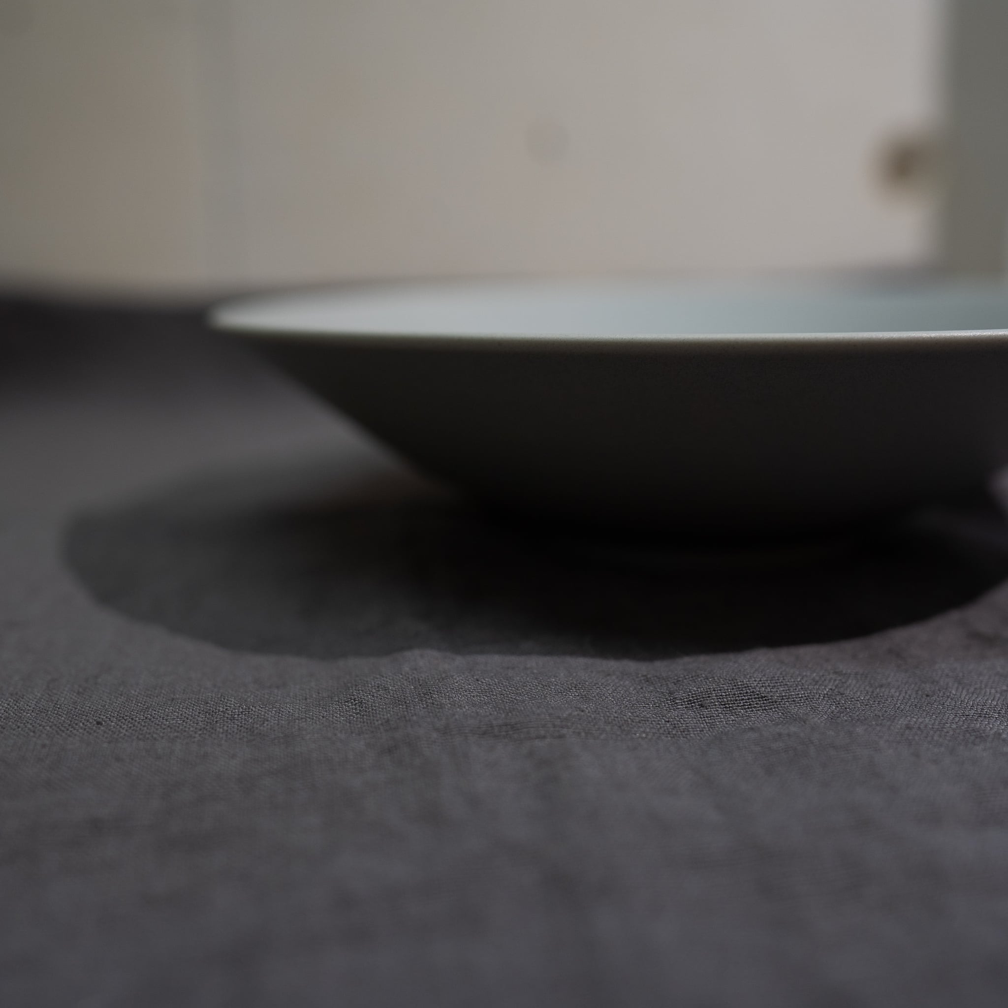 Stoneプレート クープ皿 (リッチグレー) 26㎝ | Factorial a shop