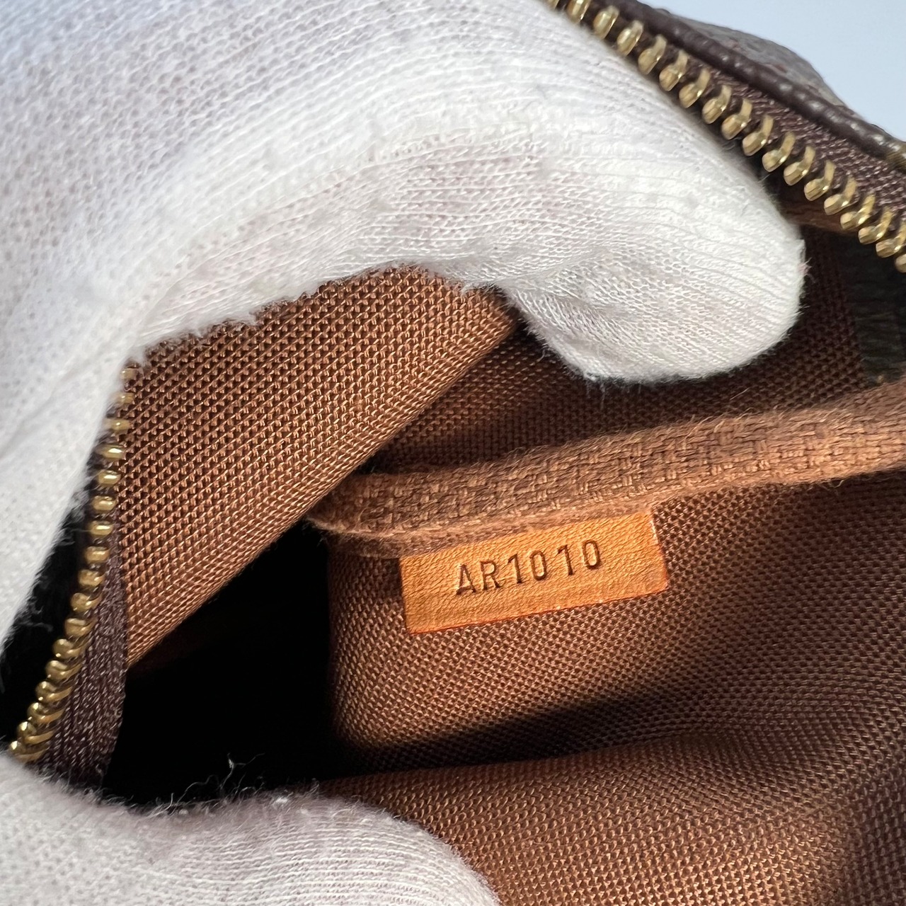 LOUIS VUITTON ルイヴィトン  M51980アクセソワ－ル レザー ハンドバッグ ブラウン A-8214