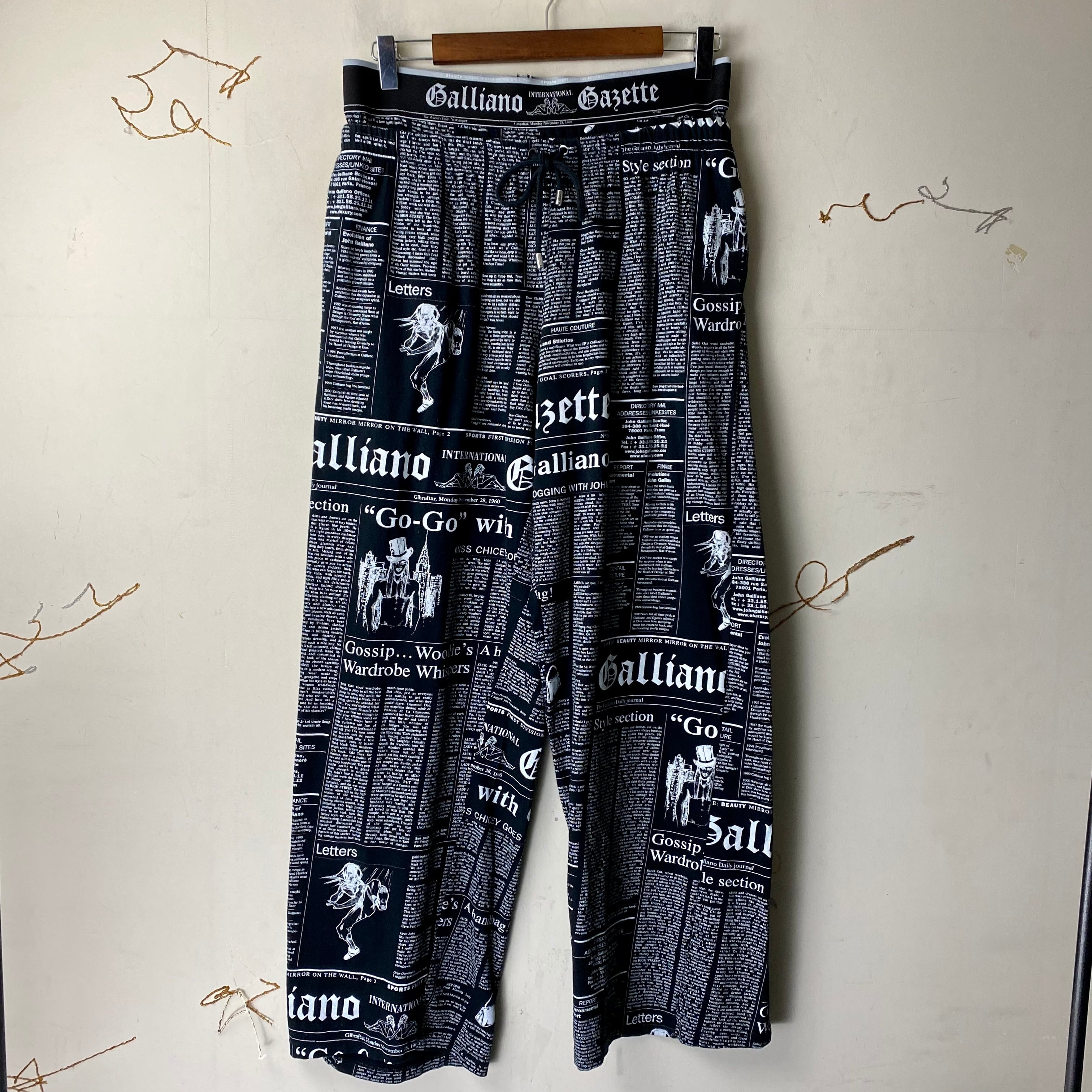 JOHN GALLIANO newspaper pattern set-up | NOIR ONLINE 
