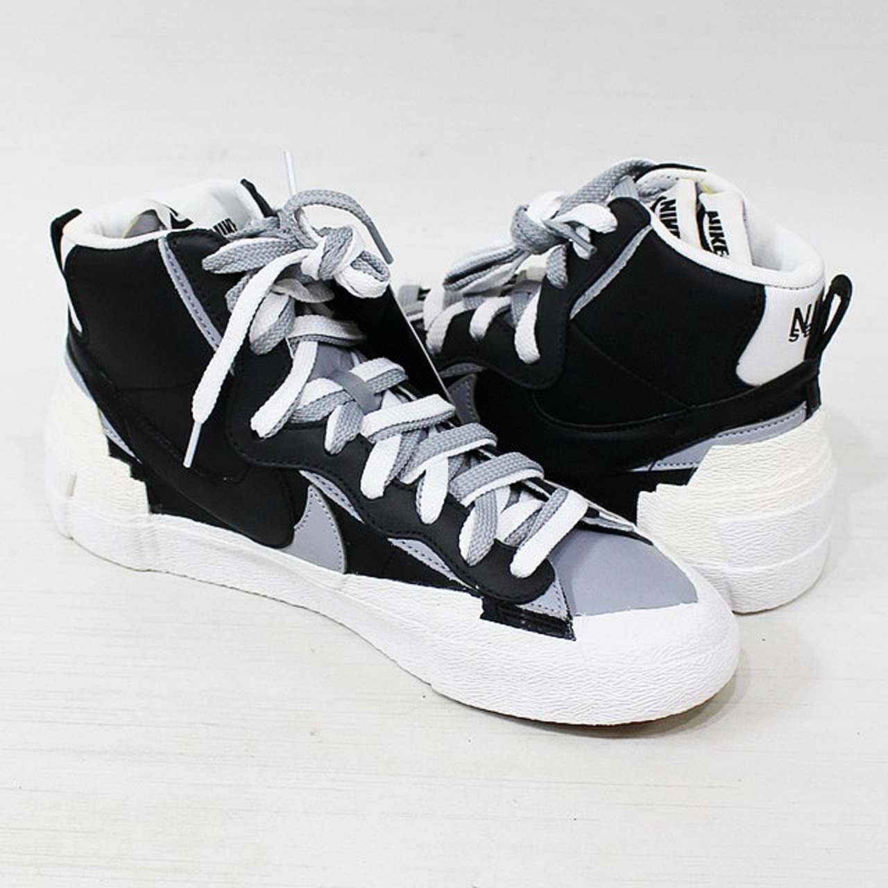 ナイキ ブレーザー ミッド サカイ ブラック グレー sacai × NIKE 
