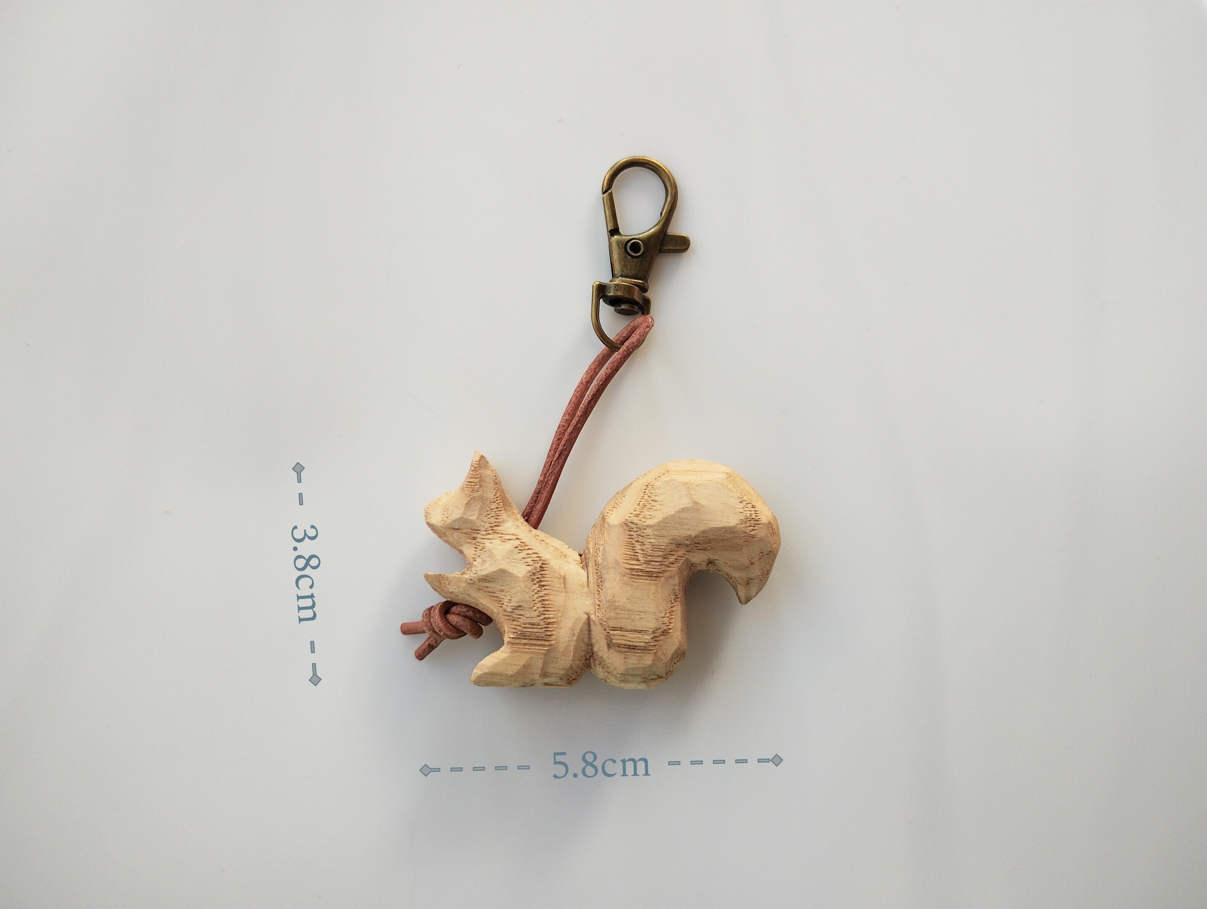 手彫りリス キーホルダー | seki omocha