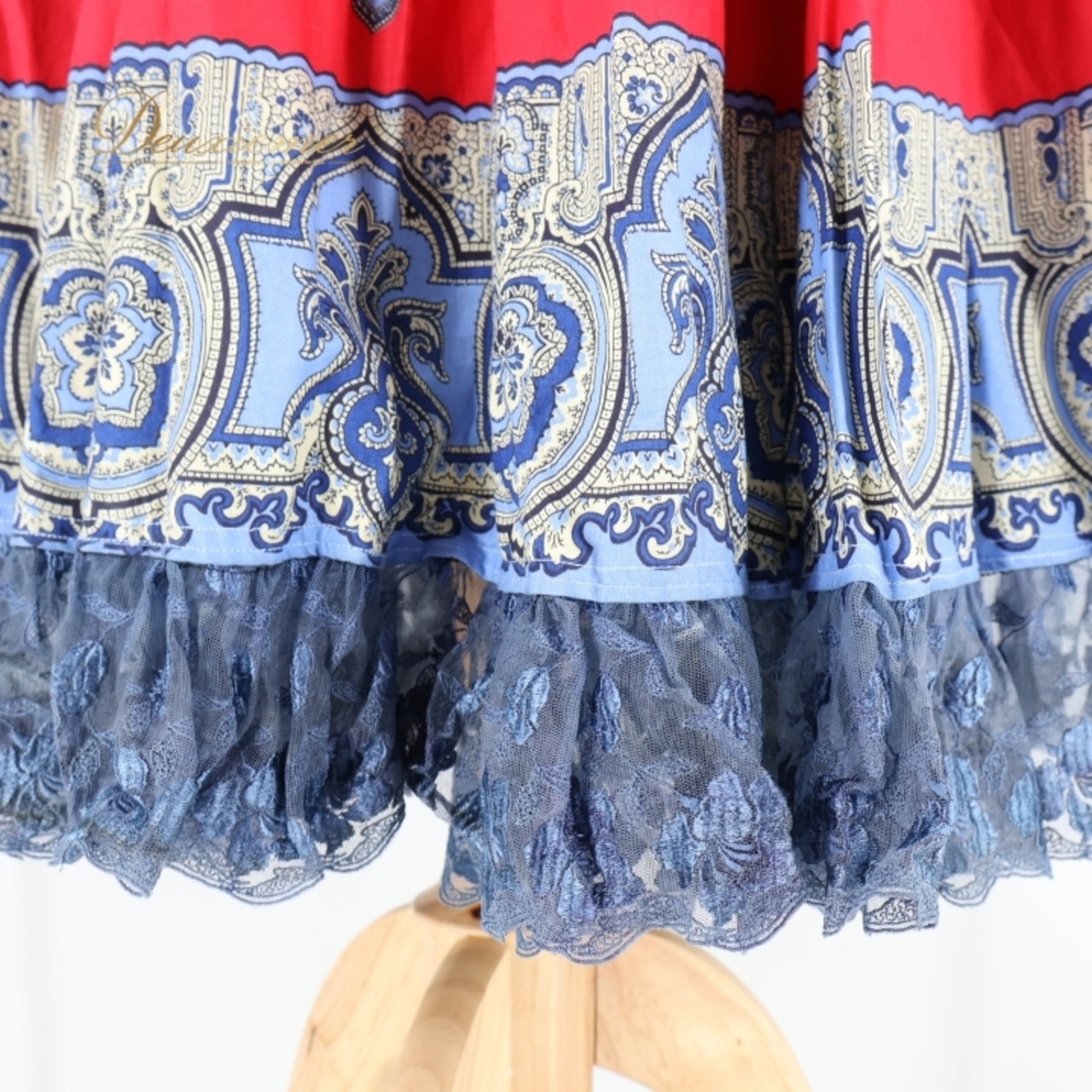 フォークダンス 衣装 スカート レッド系 赤 青 水色 ペイズリー柄 チロリアン チロルスカート カントリー レース 花 かわいい 鮮やか ダンス衣装 練習 レッスン イベント ブルー系