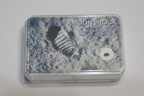 隕石☆月の石（MOON　ROCK)