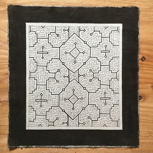 中型40白５厚地宇宙　40x43 アマゾンシピボ族の泥染め