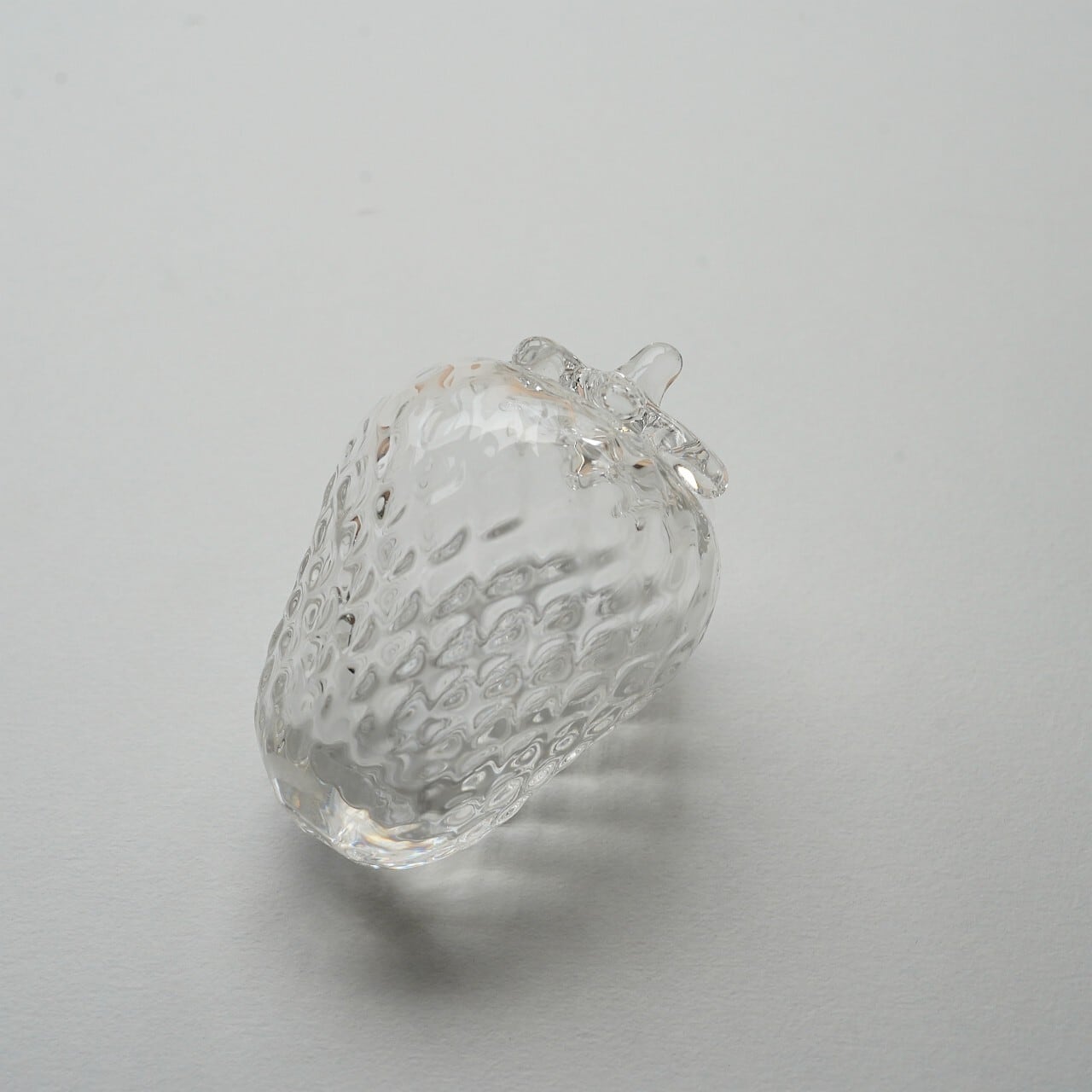 【真野美千代】ガラスのいちご 透明 13-C