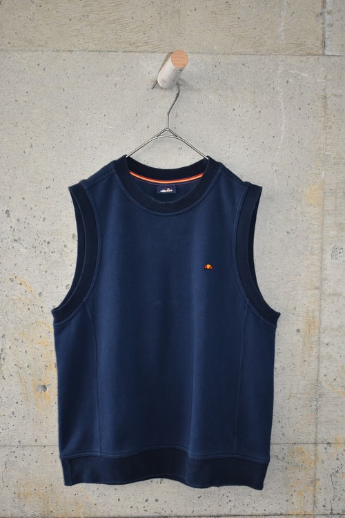 Wide silhouette sweatshirt fabric