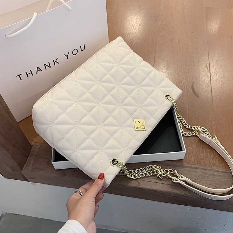 オールマッチ刺繍糸バッグレディースバッグ2020新しい流行のファッションシンプルな大容量ワンショルダーメッセンジャーバッグネットレッドチェーンバッグ 手作りハンドバック74537782974