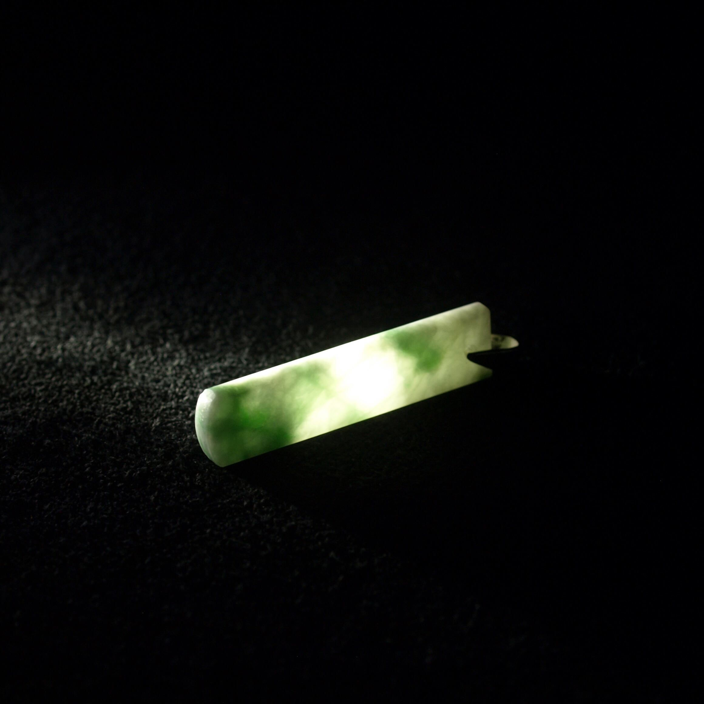 糸魚川翡翠 小滝産 緑 ペンダントトップ 2.0g Itoigaw green Jadeite