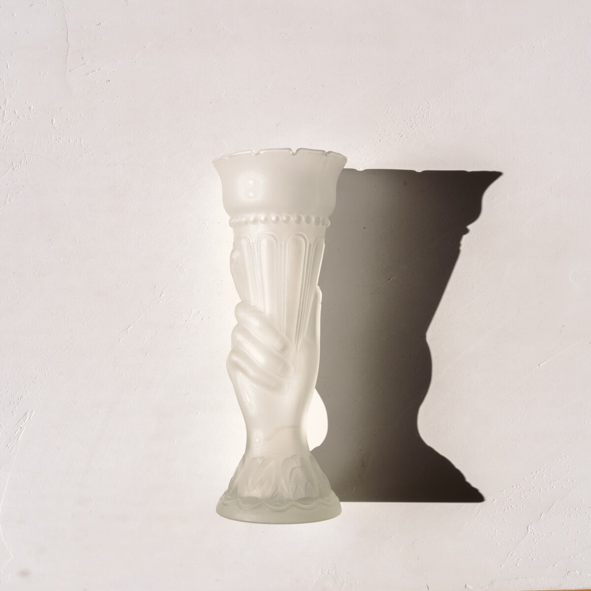 Hand-Motif Vase (Mat White)
