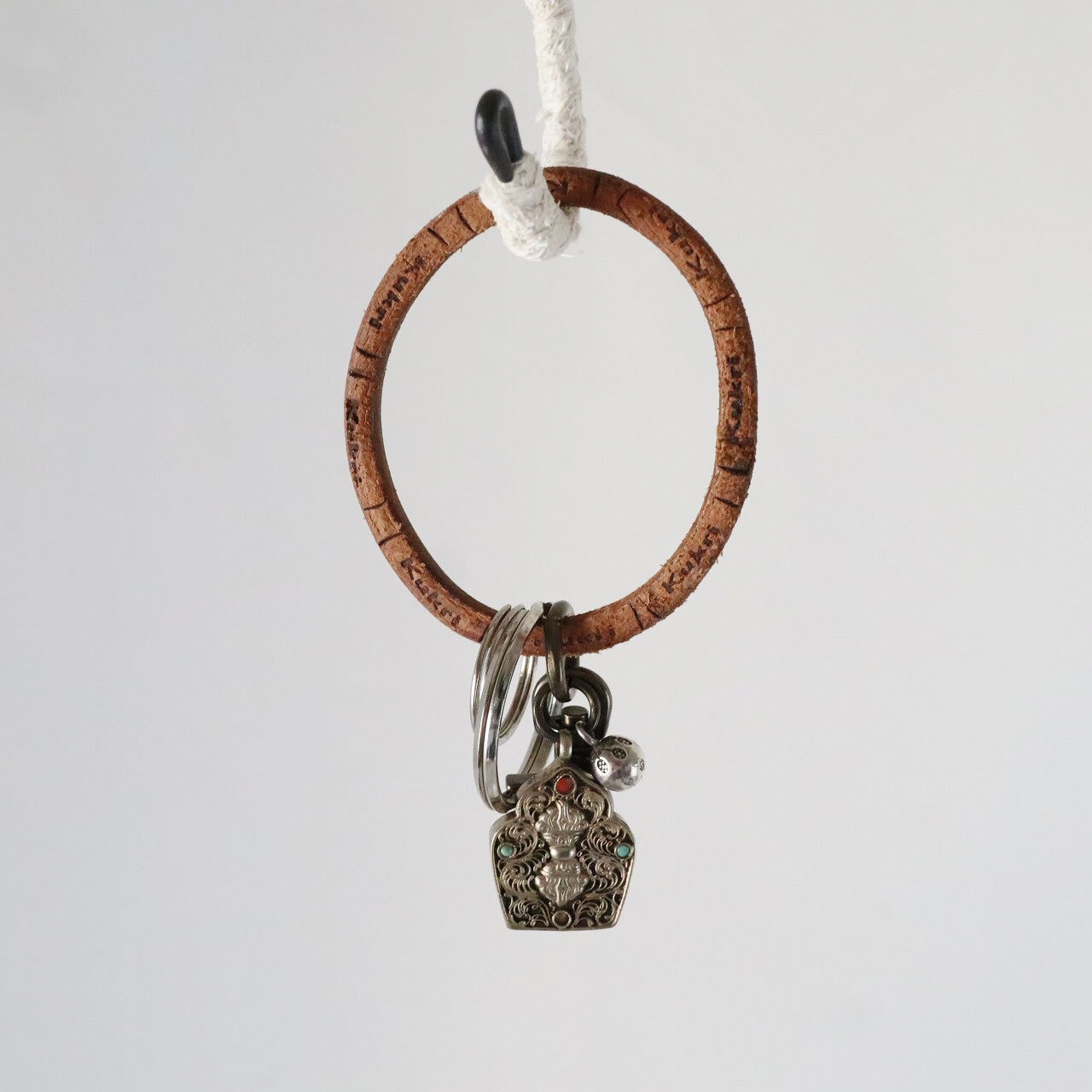 アッセンブル レザーキーリング｜Assemble ONE-OFF Leather Keyring｜A004