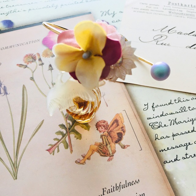 ビオラ トリコロールのブレスレット Hummingbird