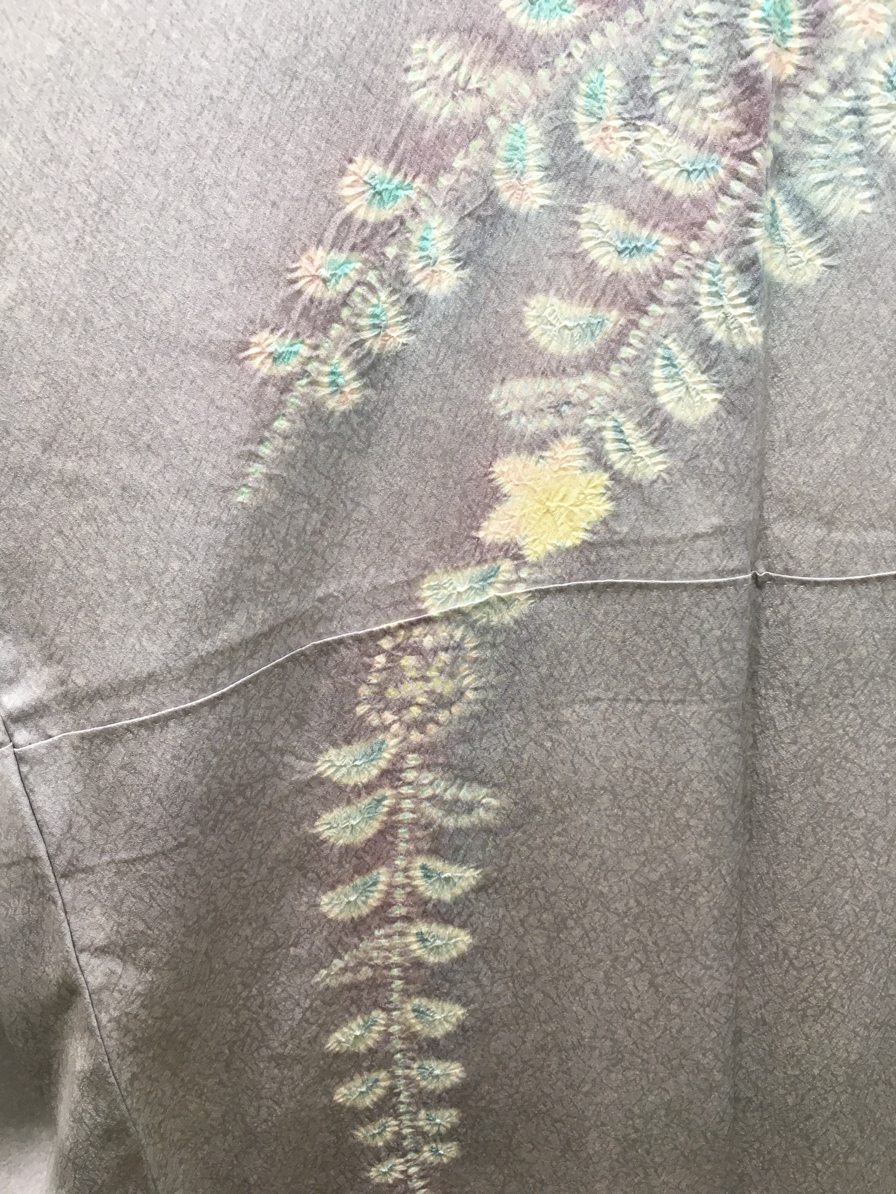 訪問着（鼠ぼかし地、辻ヶ花模様）