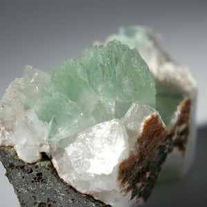 グリーン アポフィライト スコレサイト / 原石 標本