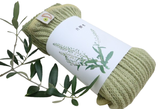 草木染めレッグウォーマー　オリーブ染め　グリーン　新月染め　コットン＆シルク