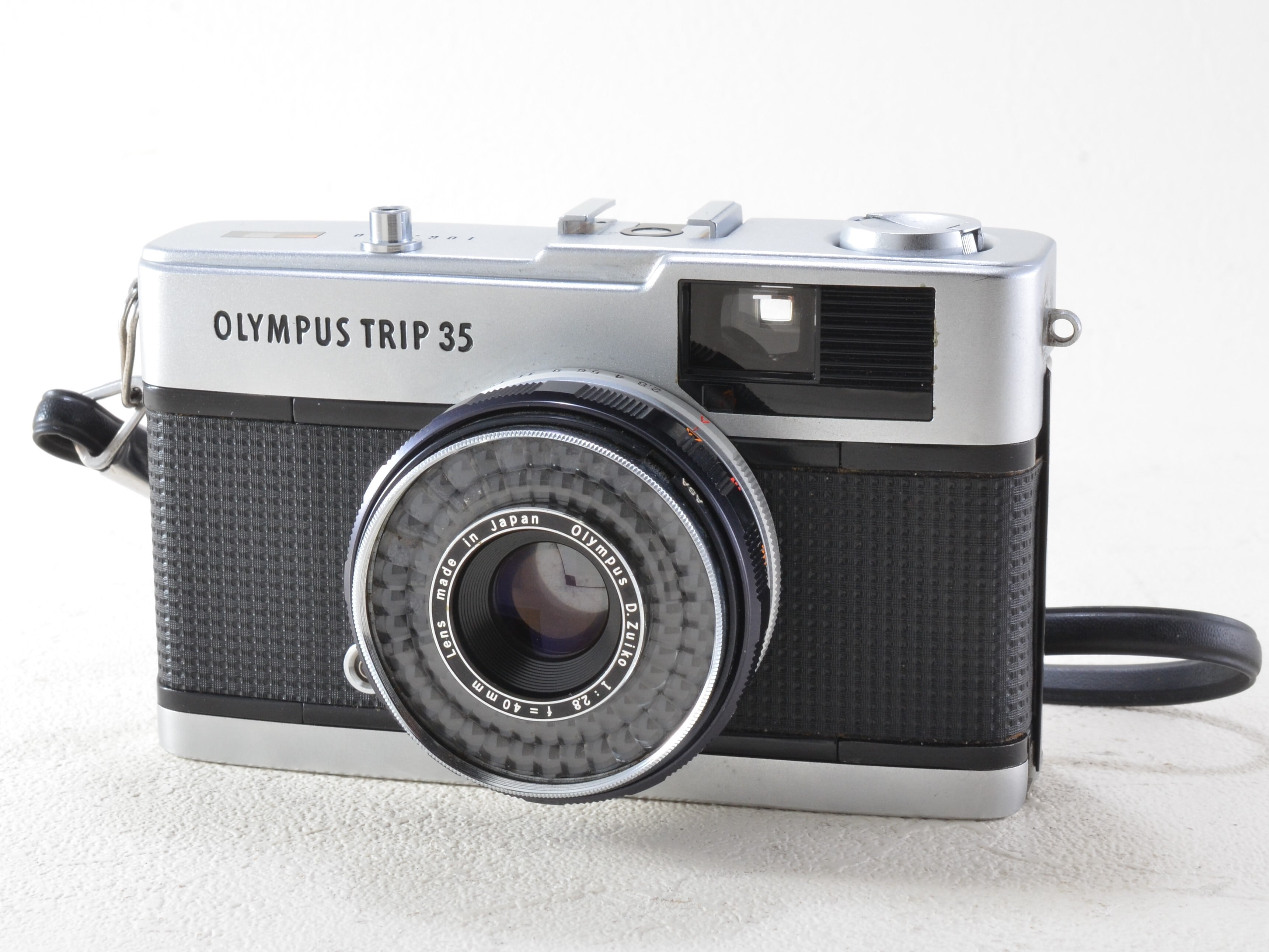 完動品】オリンパス OLYMPUS Trip35 フィルムカメラ A2 - フィルムカメラ