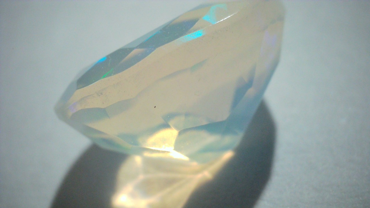 オパール　0.89ct　[C13‐452]