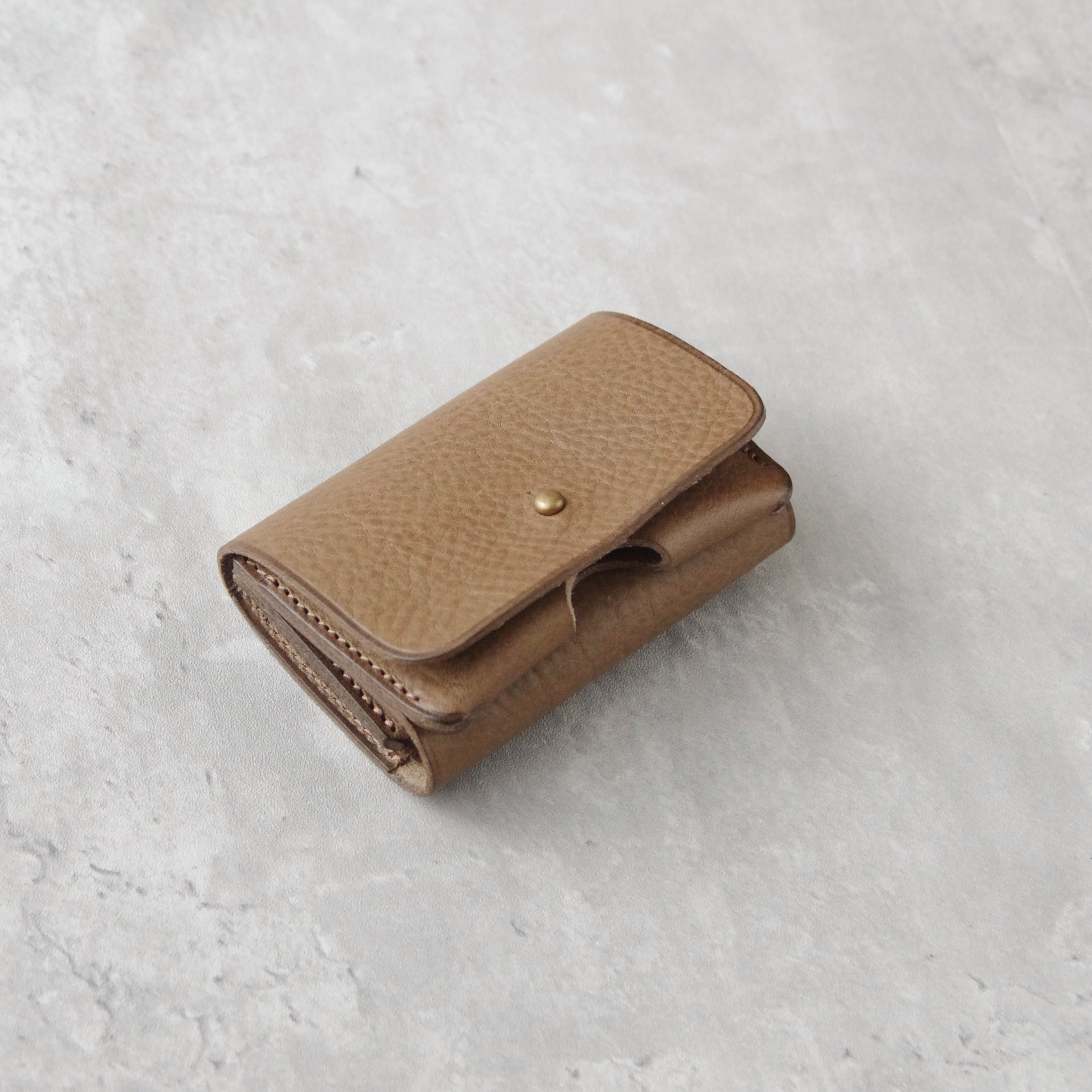 ベージュ　 財布 一目惚れ 12cm 三つ折り財布】ミニ財布 コンパクト ミニマムウォレット レディース