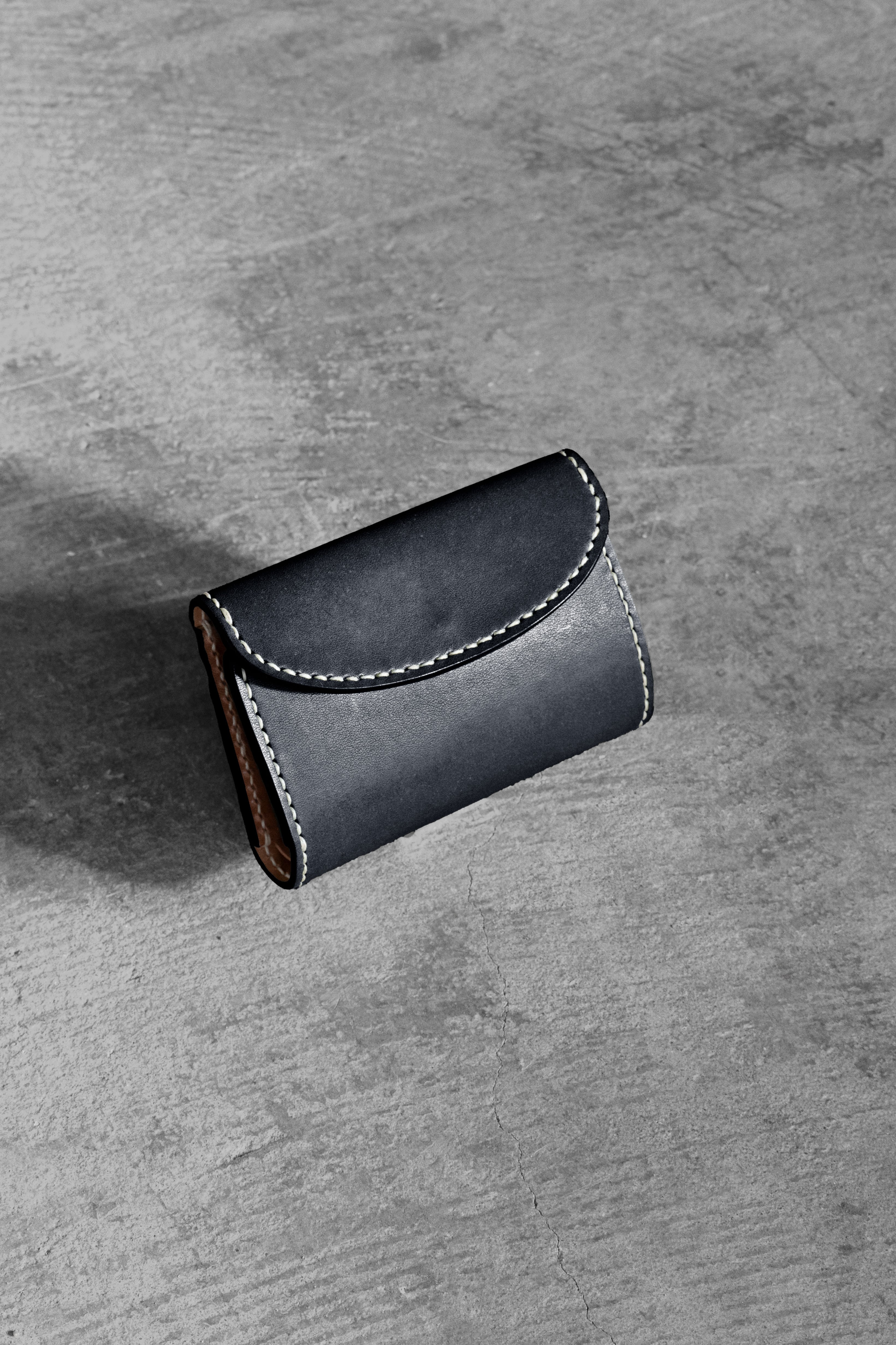 Middle wallet / Oil【送料無料】 | 高級皮革ならminca｜栃木レザーの